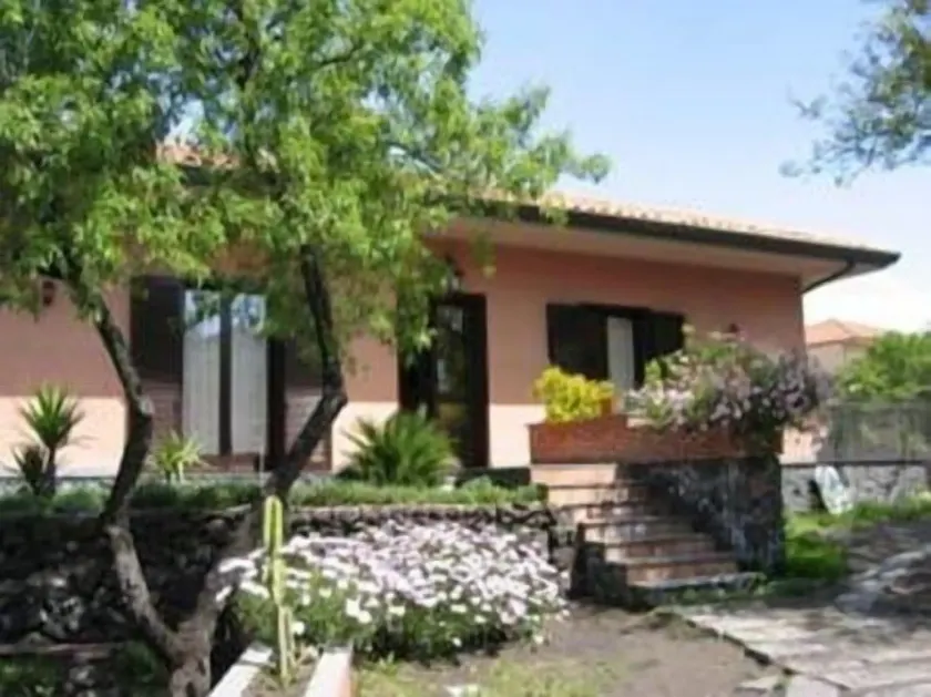 Sotto Il Vulcano - Image 1
