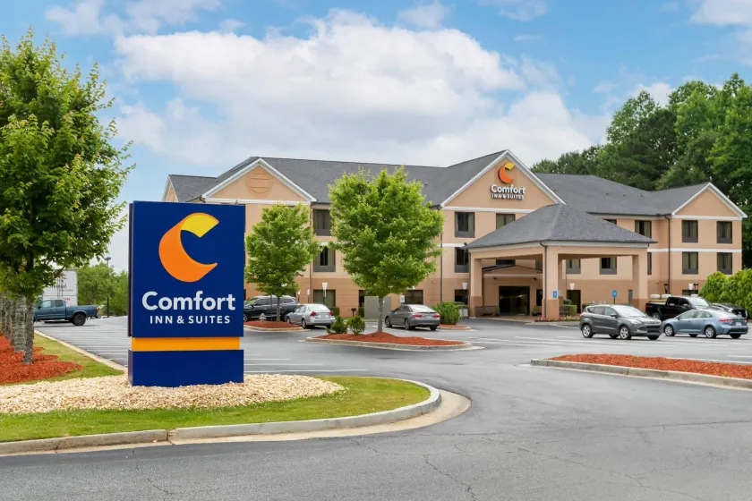 Comfort Inn & Suites Peachtree Corners - Norcross - Image 1