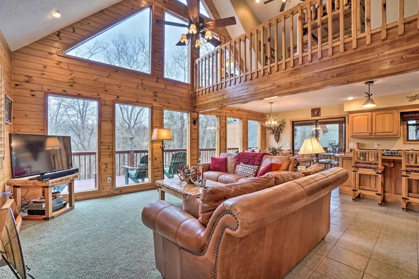 Fire Pit + Views: Family Cabin on Table Rock Lake - Image 1