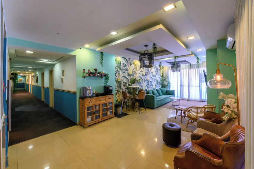 Marina Beach Hotel - Image 1