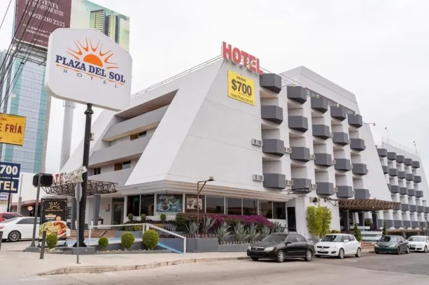 Hotel Plaza del Sol - Image 1