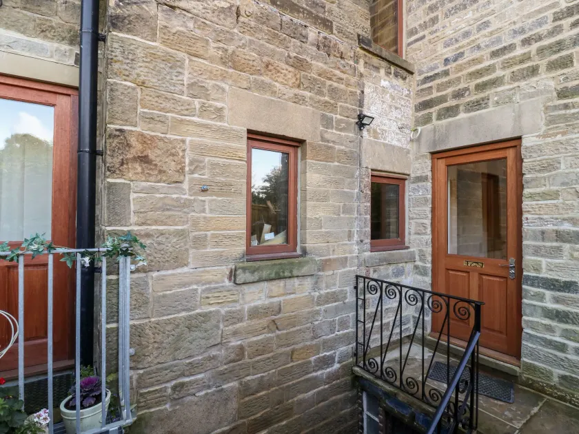 Chews Cottage - Image 1