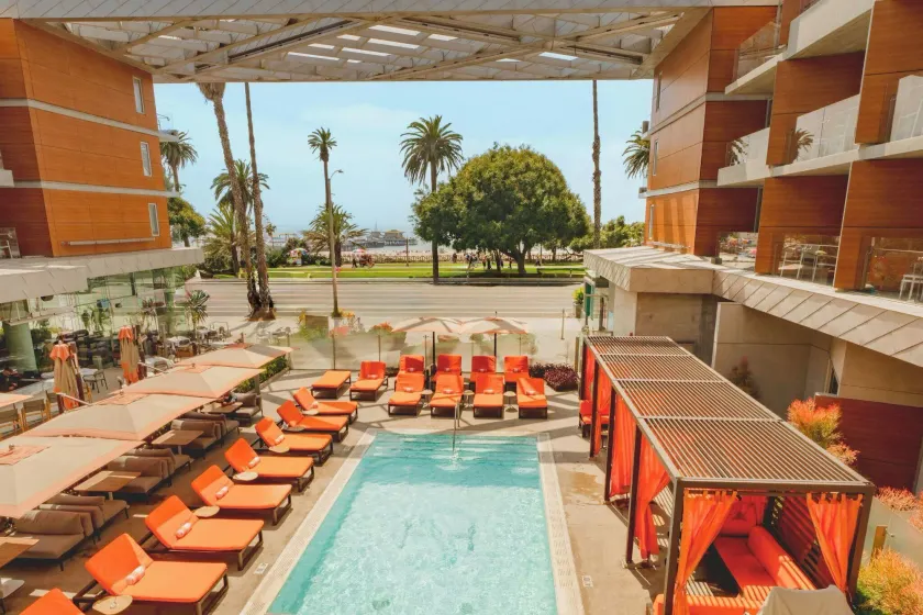 Shore Hotel - Image 1