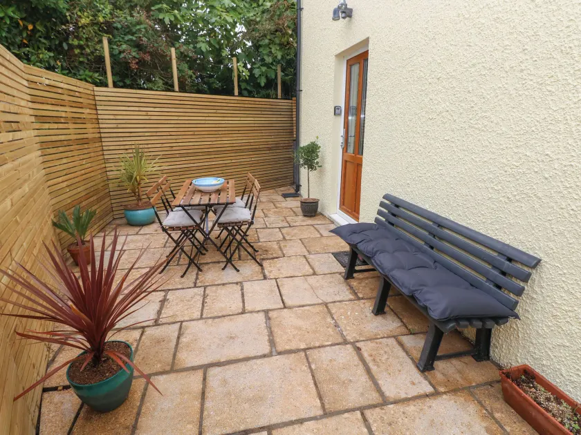 The Loft Wisteria Cottage - Image 1