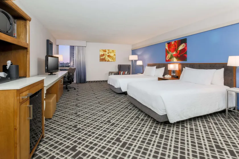 Hilton Garden Inn Dallas/Market Center - Image 1