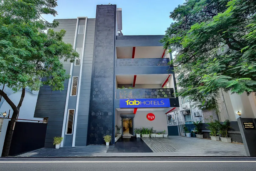 Fabhotel Kp - Image 1