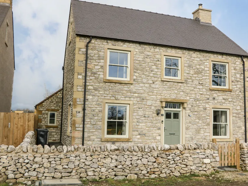 Dove Meadows House - Image 1
