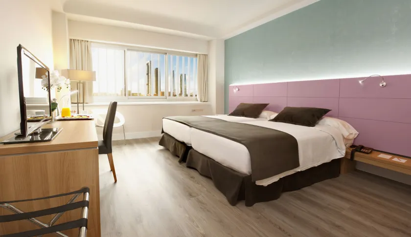 Weare Chamartín Hotel - Image 1