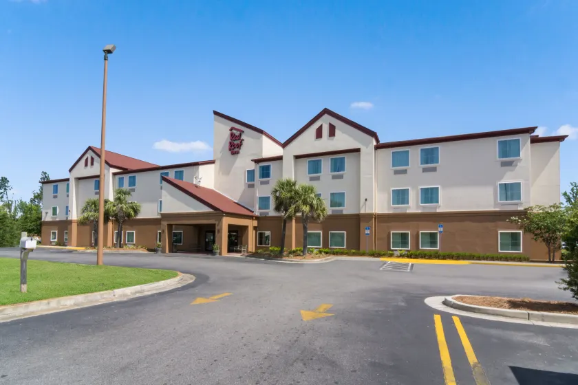 Red Roof Inn Panama City - Image 1