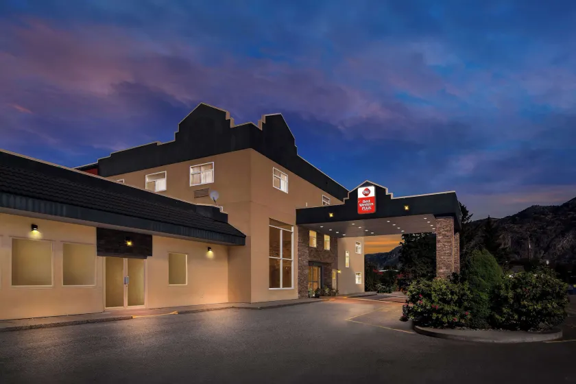 Best Western Plus Osoyoos Hotel & Suites - Image 1