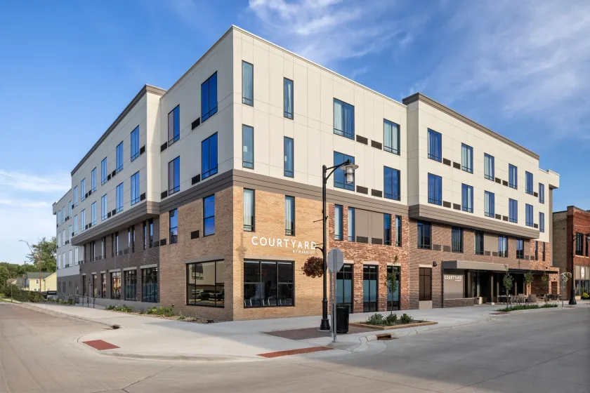 Courtyard by Marriott Owatonna Downtown - Image 1