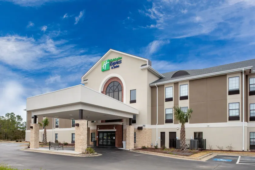 Holiday Inn Express & Suites - Morehead City by IHG - Image 1