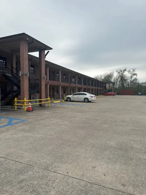 Tweetys 9 Diamond Inn - Image 1