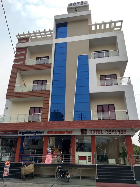 Hotel Reyansh - Image 1