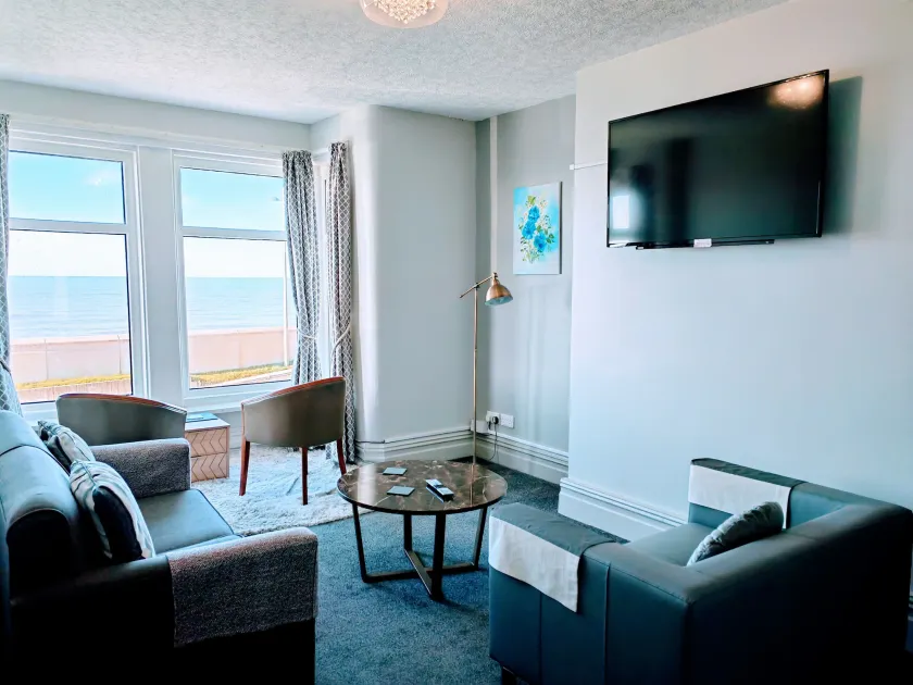 Seahawk Holiday Apartments - Image 1