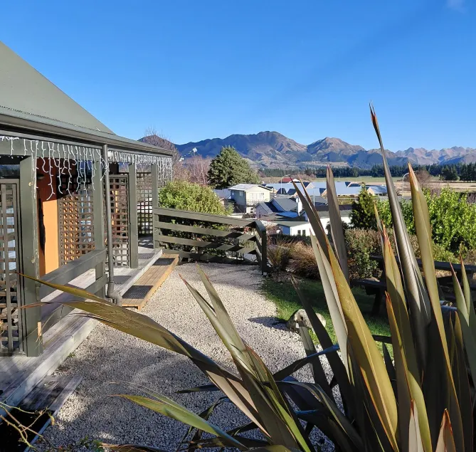 Alpine Garden Motel - Image 1