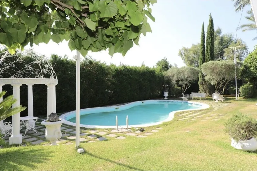 B&B Laura - Image 1
