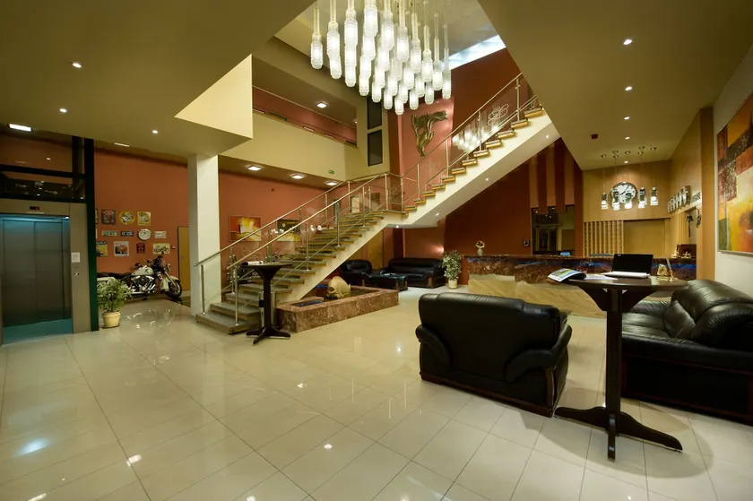 Grand Hotel - Image 1
