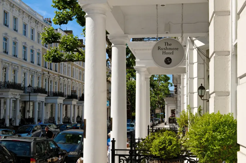 Rushmore Hotel - Image 1