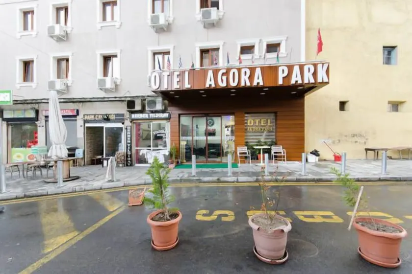Agora Park Hotel - Image 1