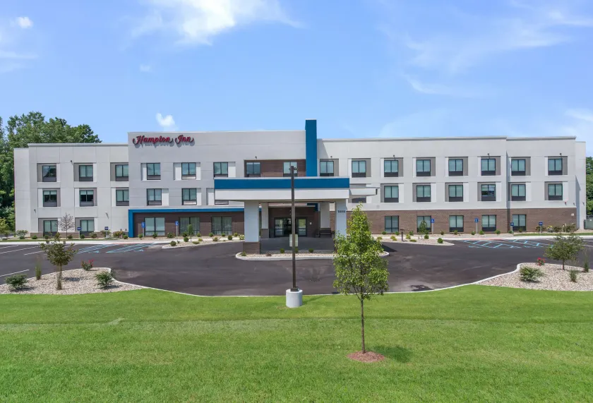 Hampton Inn Niles - Image 1