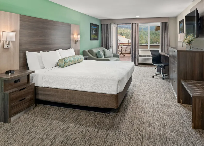 Yosemite Southgate Hotel & Suites - Image 1