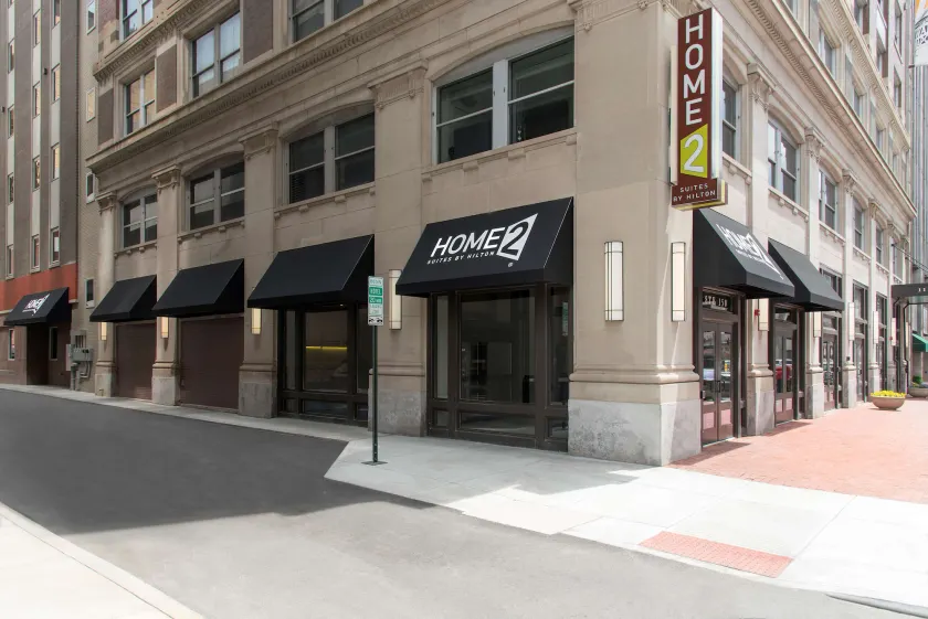 Home2 Suites by Hilton Indianapolis Downtown - Image 1