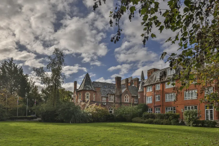 Best Western Abbots Barton Hotel - Image 1