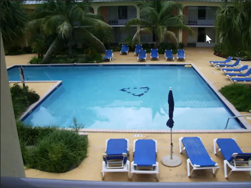 Royal Islander Hotel - Image 1