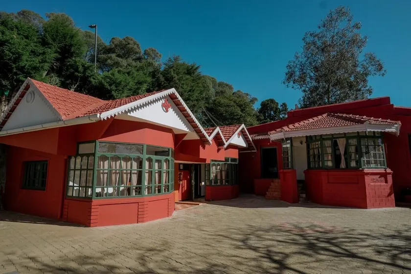 Lakefront Home Hotel - Image 1