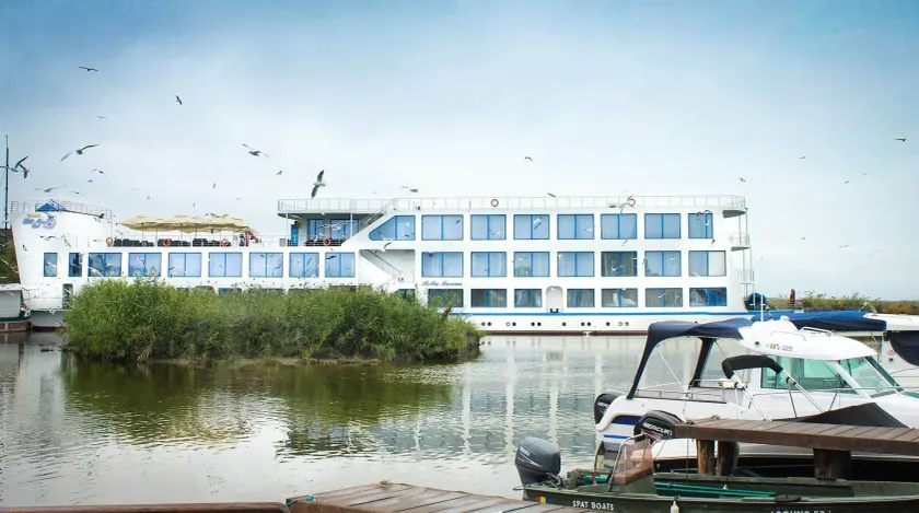Bella Marina - Image 1