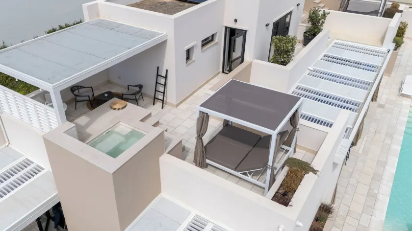 Kalinifta Rooms Luxury Style - Image 1