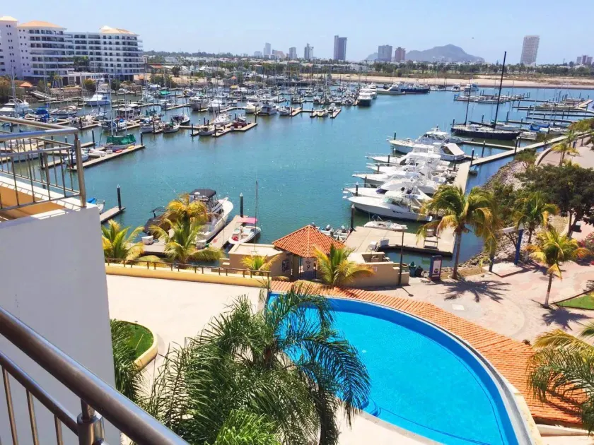 Condo Carla Marina - Image 1