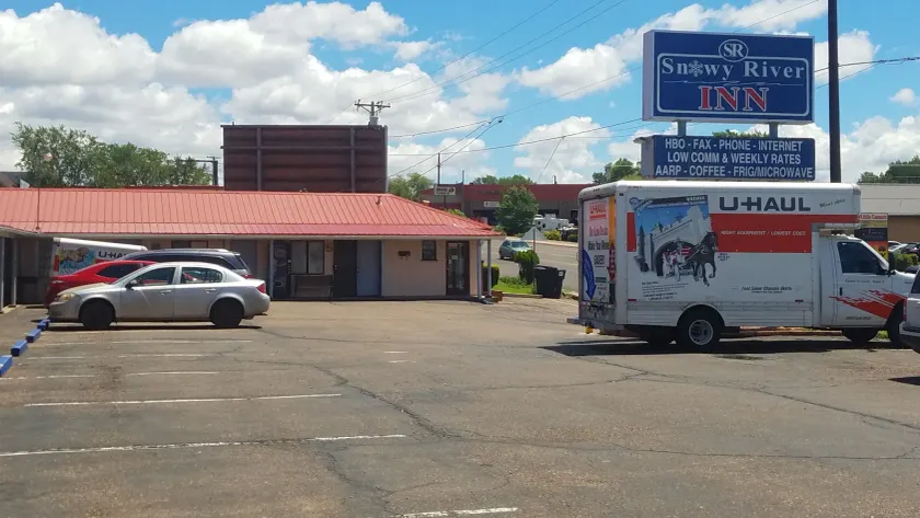 Snowy River Inn - Image 1