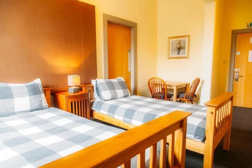 Dundee Backpackers Hostel - Image 1