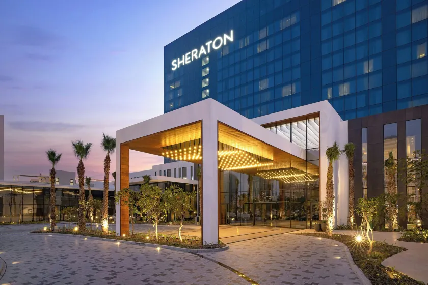 Sheraton Bahrain Hotel - Image 1