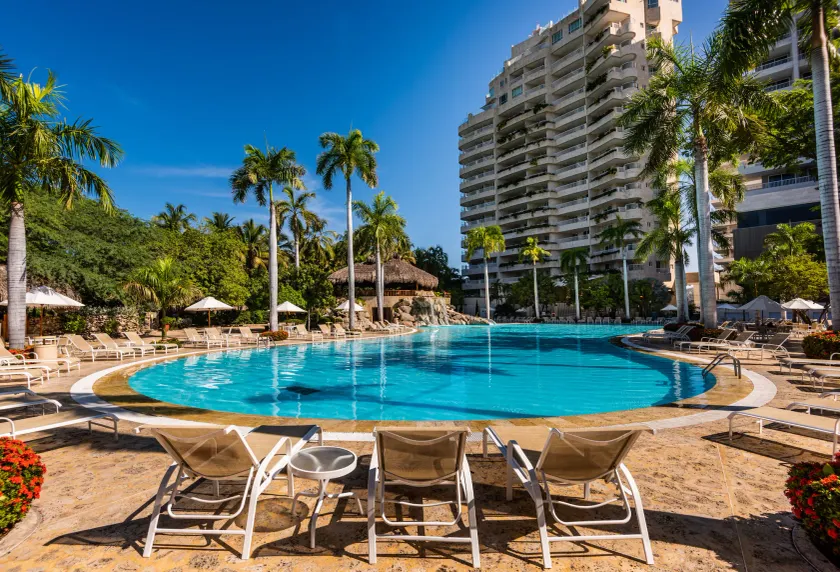 Hotel Irotama Lago - Image 1