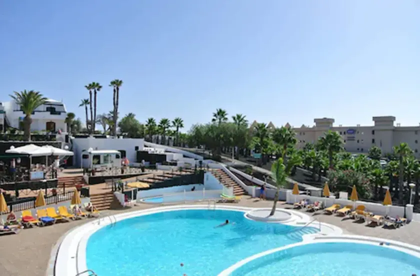 Apartamentos San Marcial - Image 1