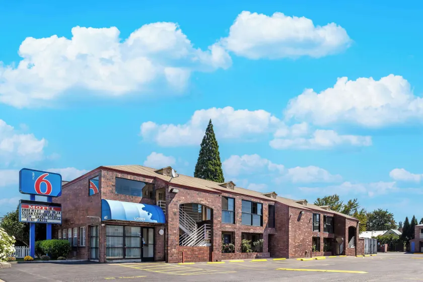 Motel 6-Canby, OR - Image 1