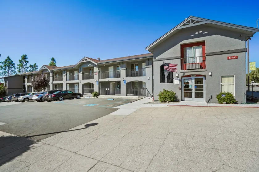 Mission Peak Lodge - Image 1