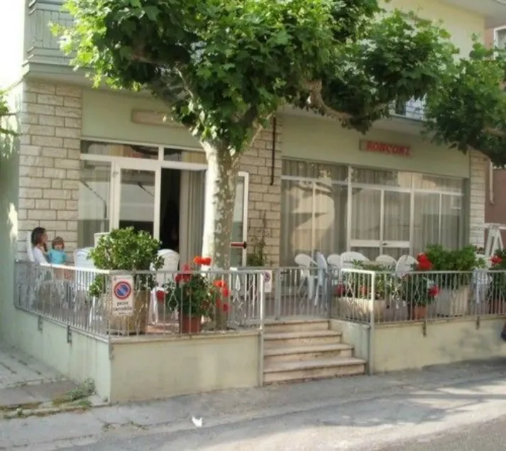 Hotel Ronconi - Image 1