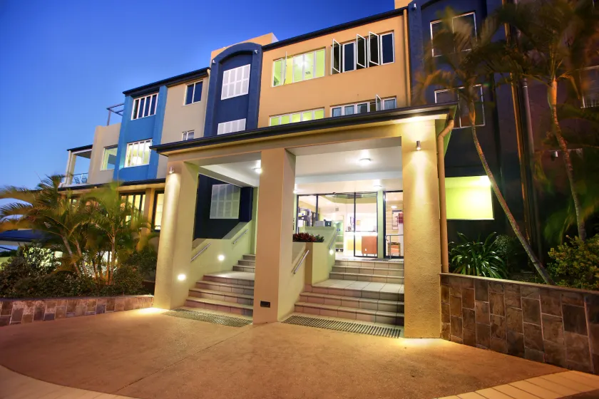 Caloundra Central Apartment Hotel Official - Image 1