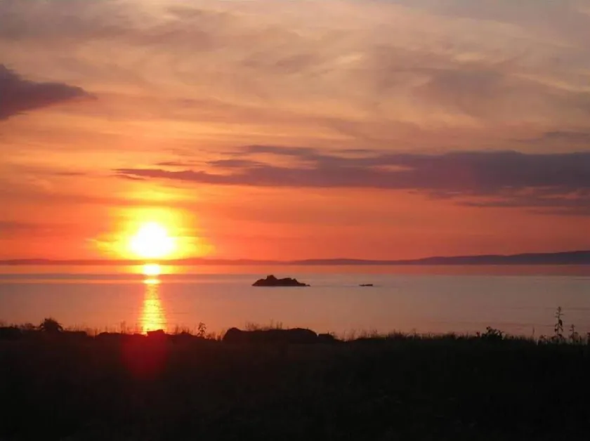 Woodland Bay Hotel - Image 1