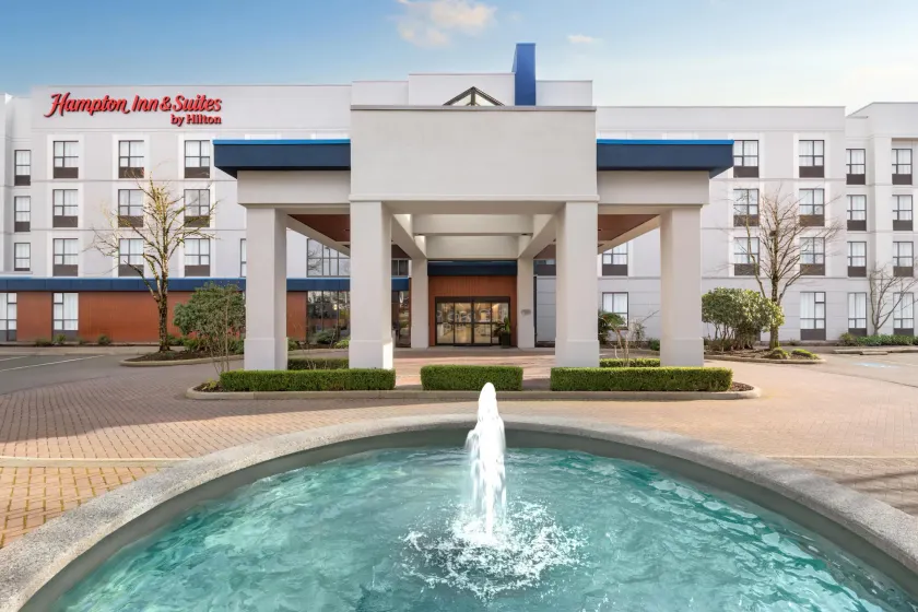 Hampton Inn & Suites by Hilton Langley-Surrey - Image 1