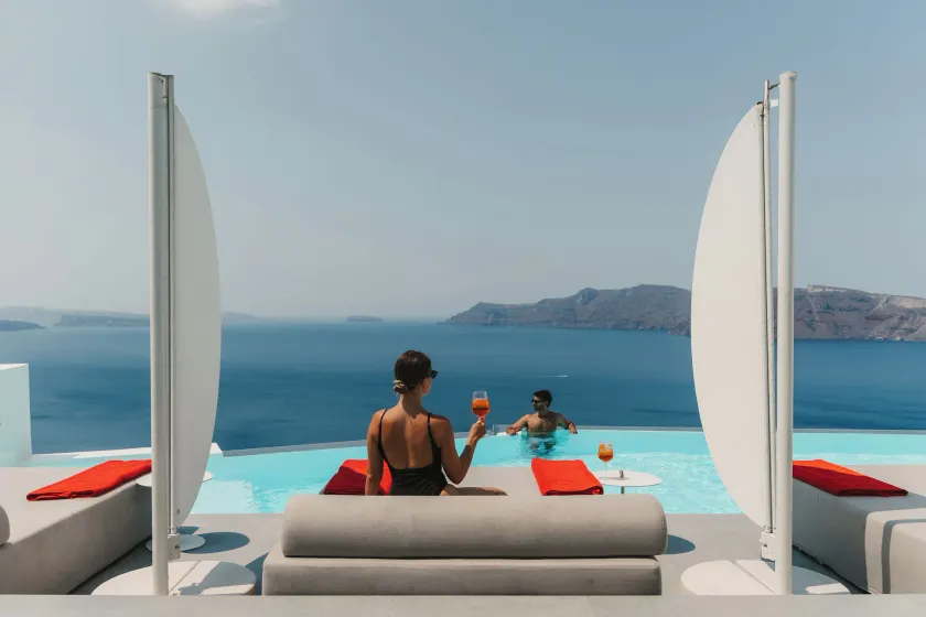 Saint Santorini - Image 1