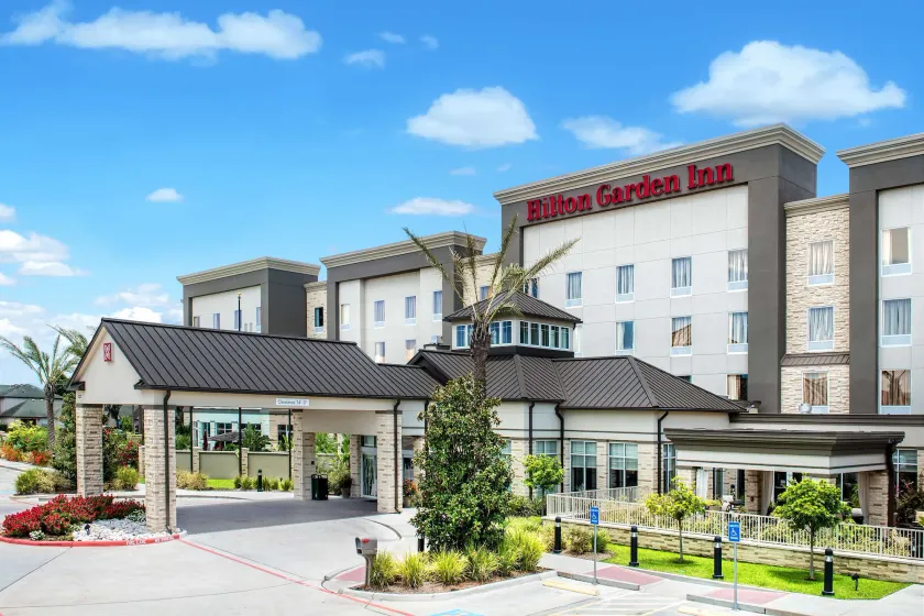 Hilton Garden Inn Victoria - Image 1