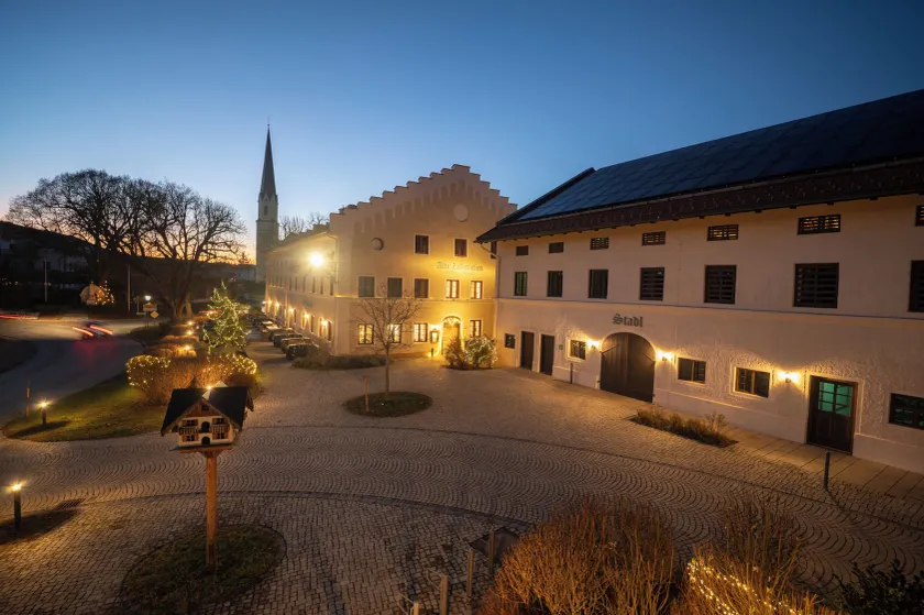 LANDHOTEL ALTE ZOLLSTATION- Historical Building - Image 1