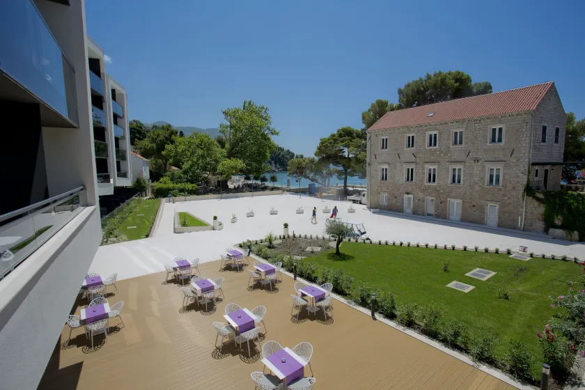 Maistra Select Mlini Hotel - Image 1