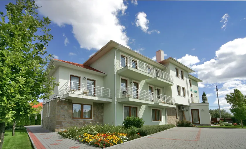 Jade Hotel-Ezüsthíd Hotel - Image 1