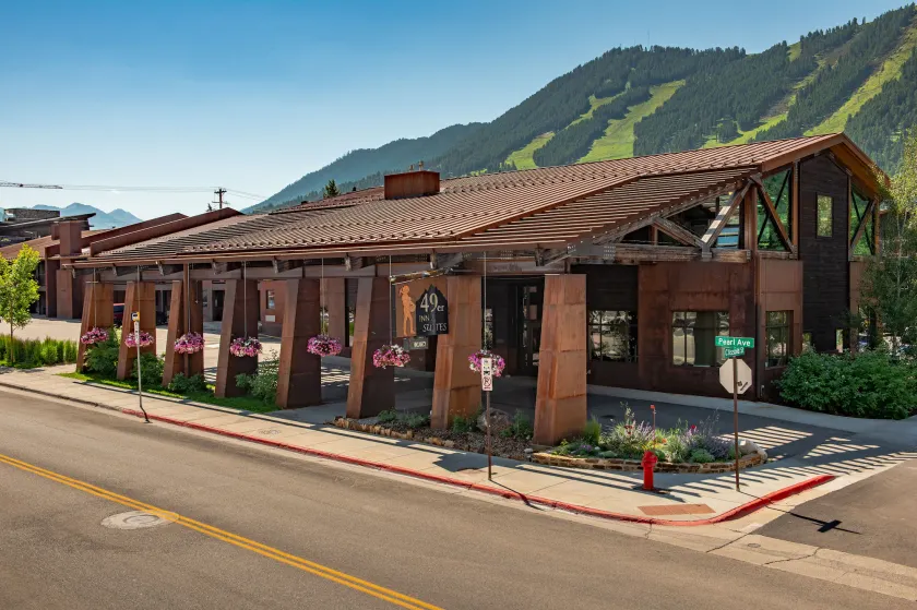 49'er Inn & Suites - Image 1